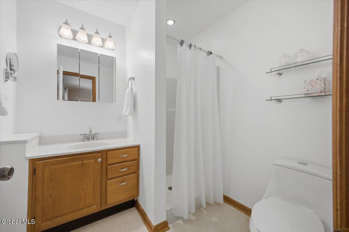 10 Queen Diana Lane Queensbury NY 12804