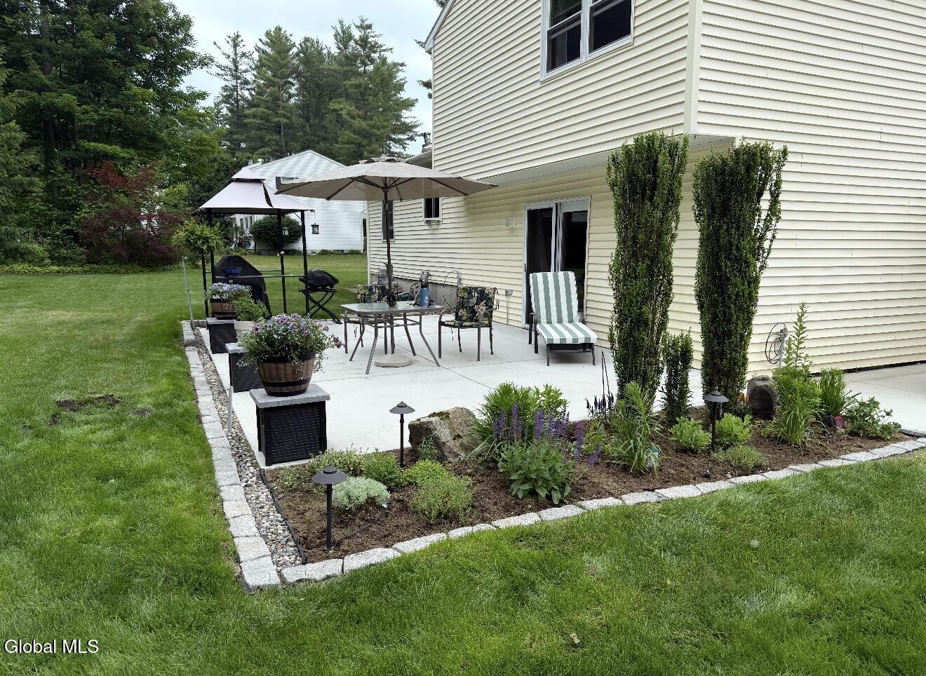 10 Queen Diana Lane Queensbury NY 12804