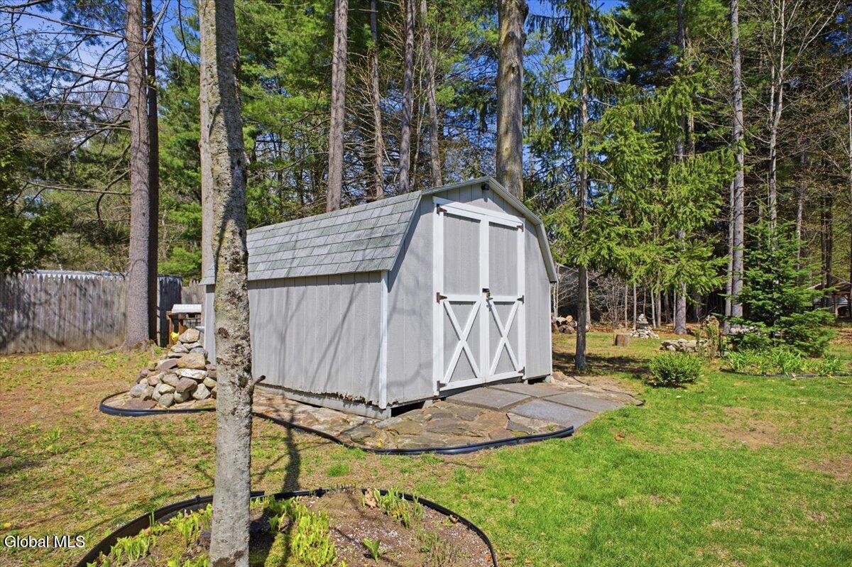 10 Queen Diana Lane Queensbury NY 12804