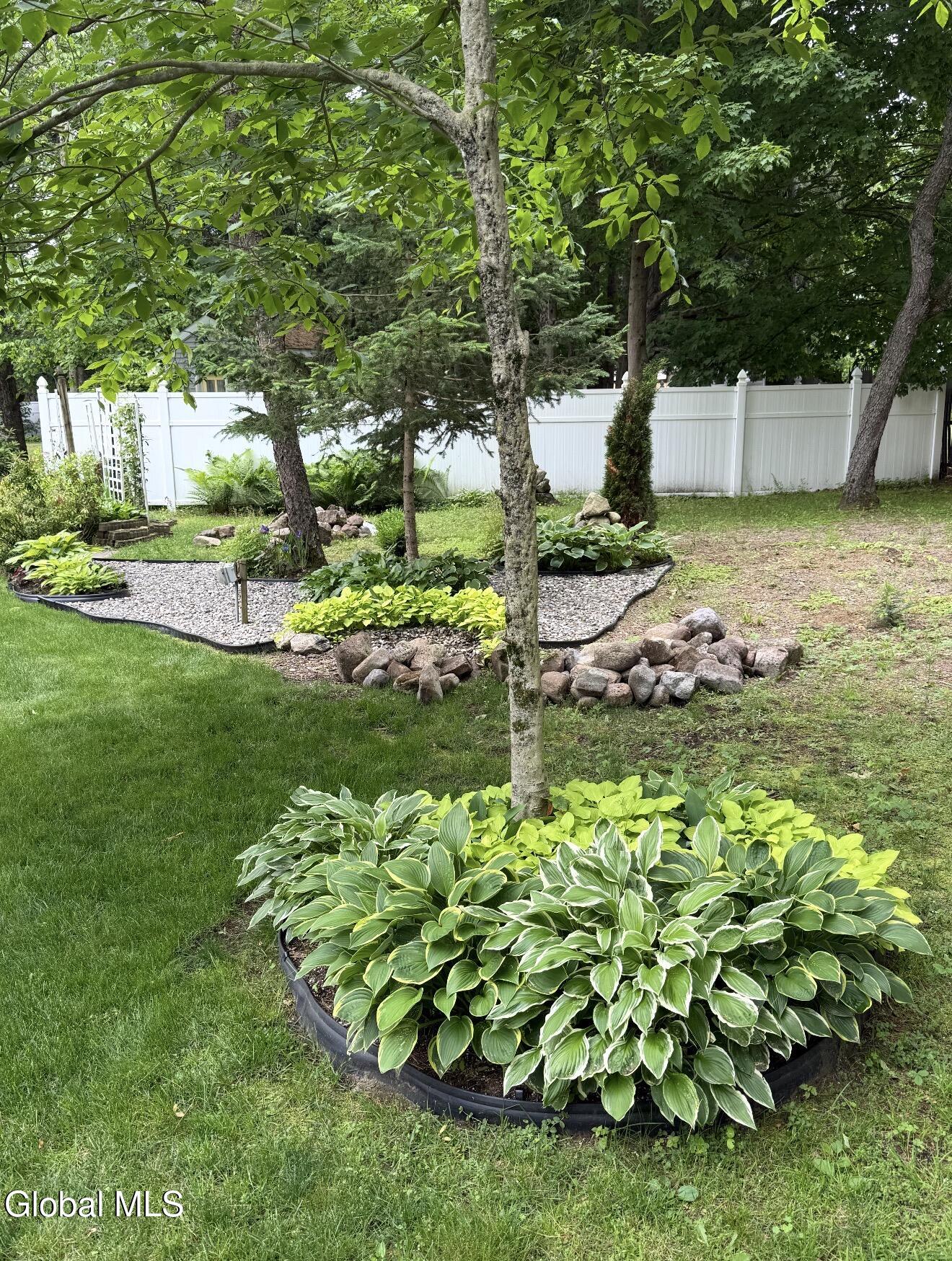 10 Queen Diana Lane Queensbury NY 12804