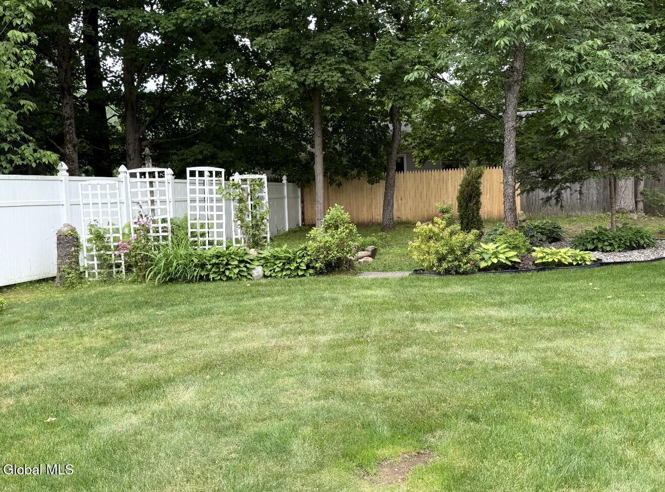 10 Queen Diana Lane Queensbury NY 12804