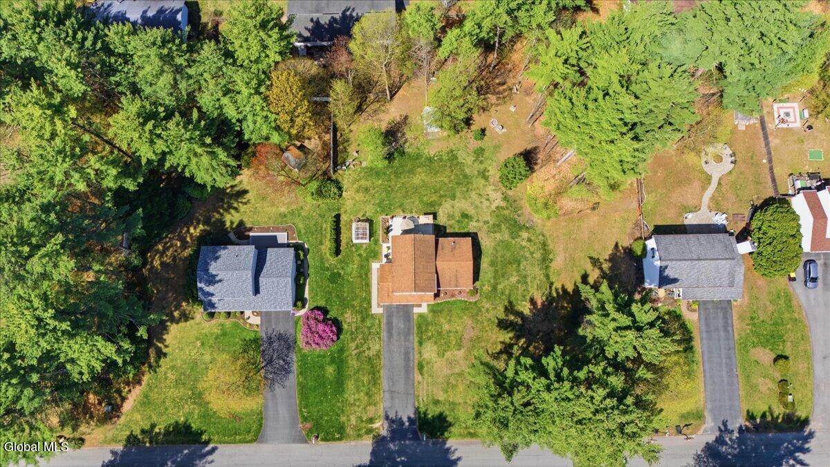 10 Queen Diana Lane Queensbury NY 12804