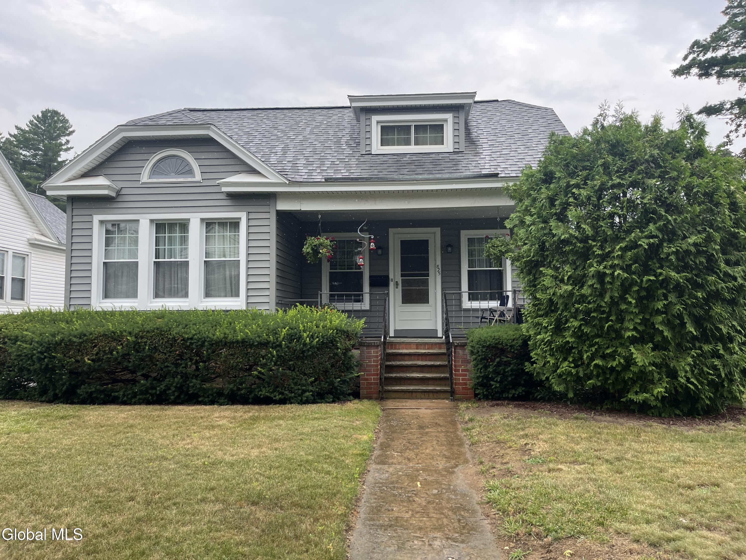 825 Dean Street Schenectady NY 12309