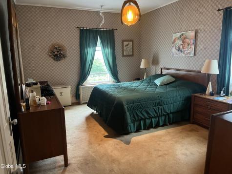 825 Dean Street Schenectady NY 12309