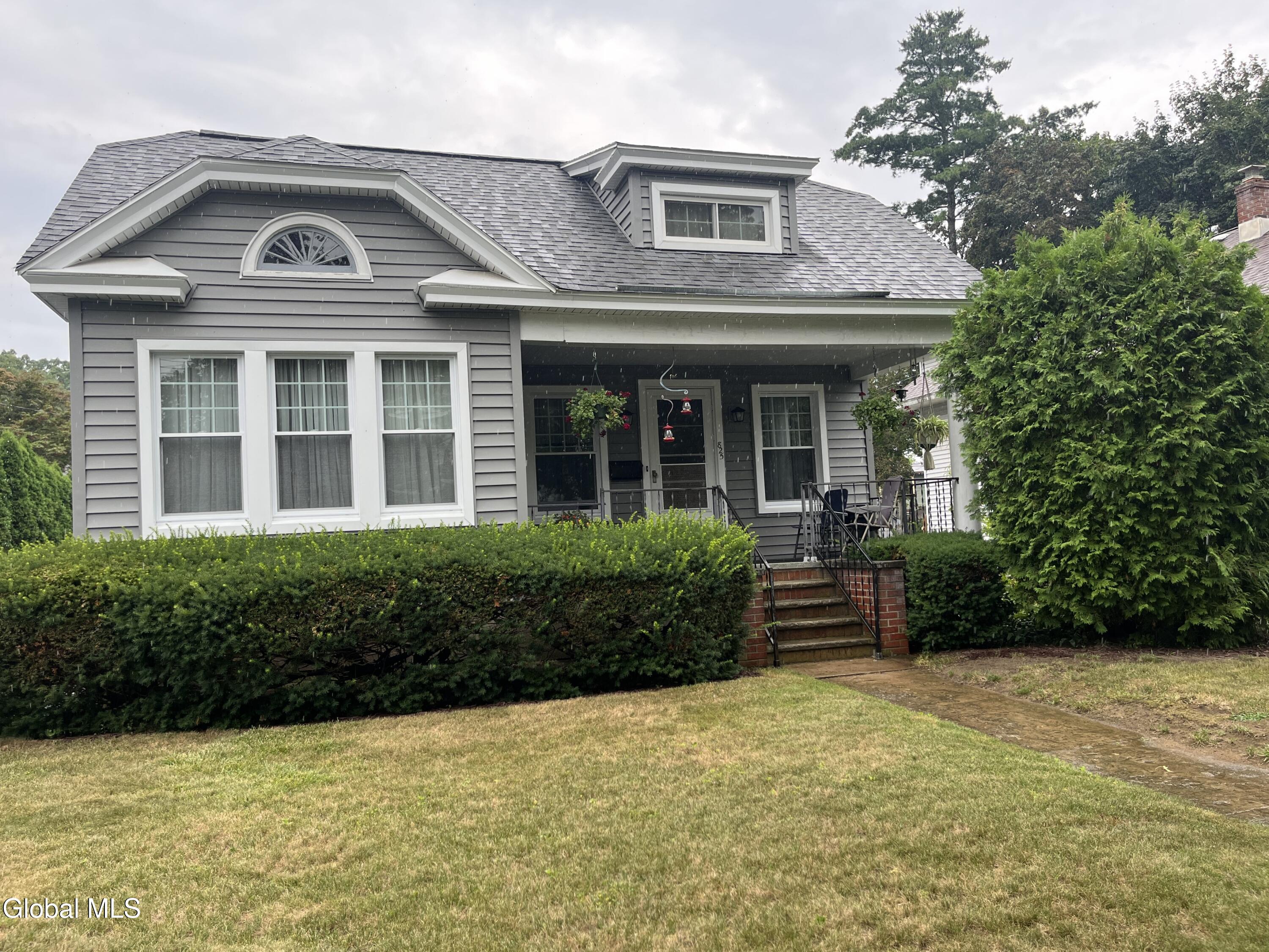 825 Dean Street Schenectady NY 12309