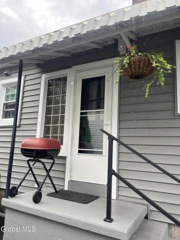 825 Dean Street Schenectady NY 12309