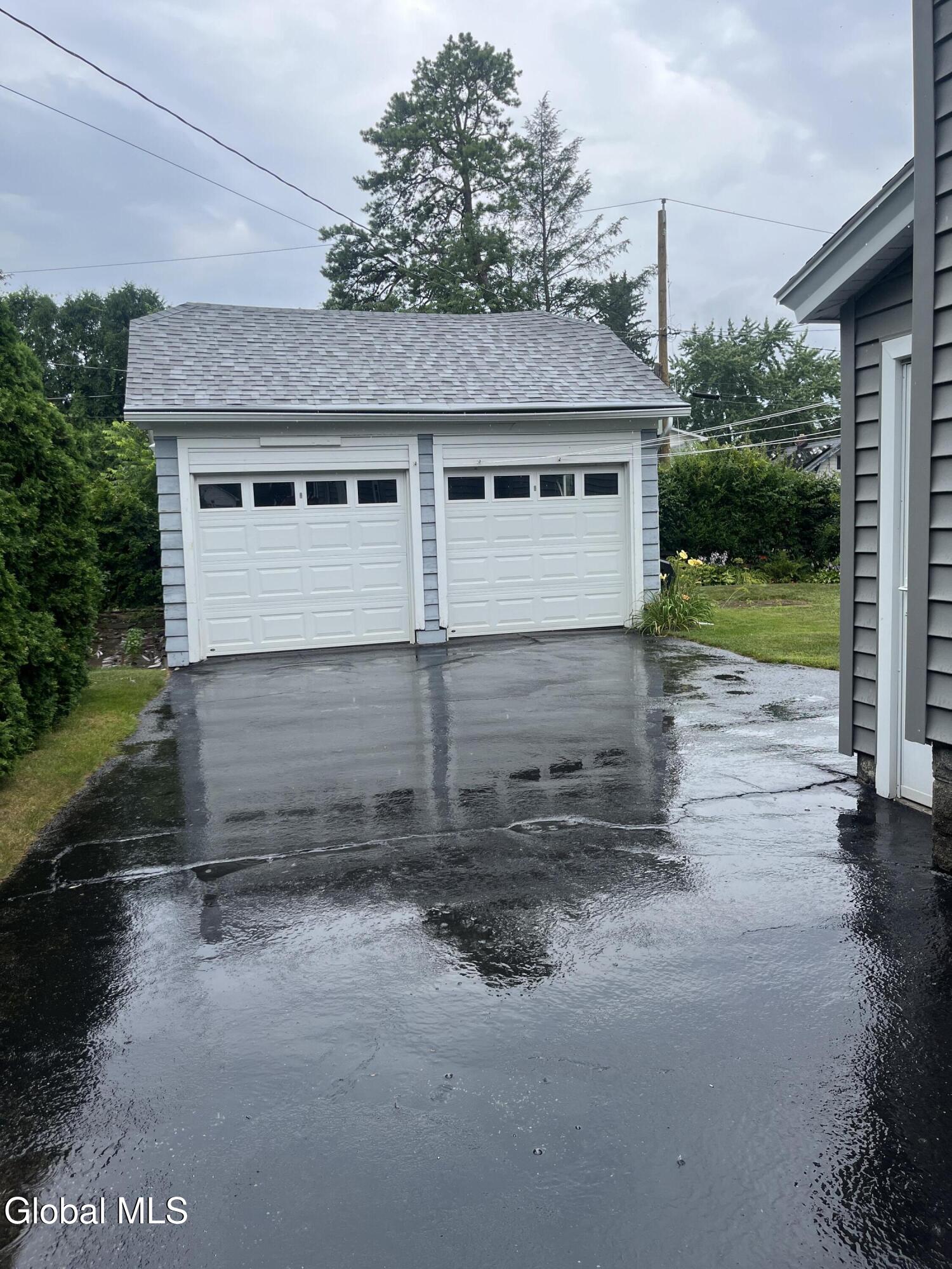 825 Dean Street Schenectady NY 12309