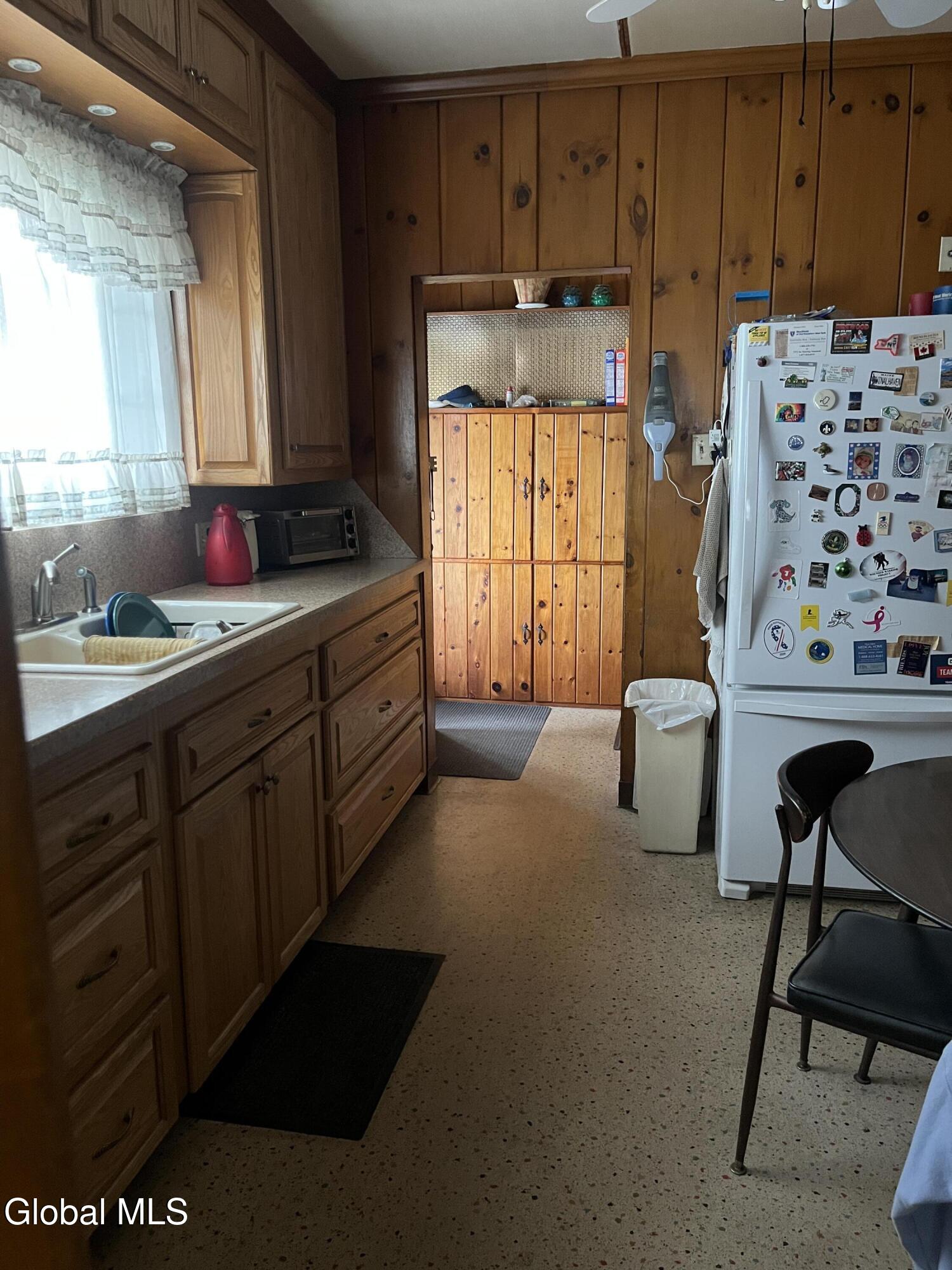 825 Dean Street Schenectady NY 12309