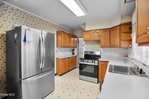 1322 Alden Place Schenectady NY 12308