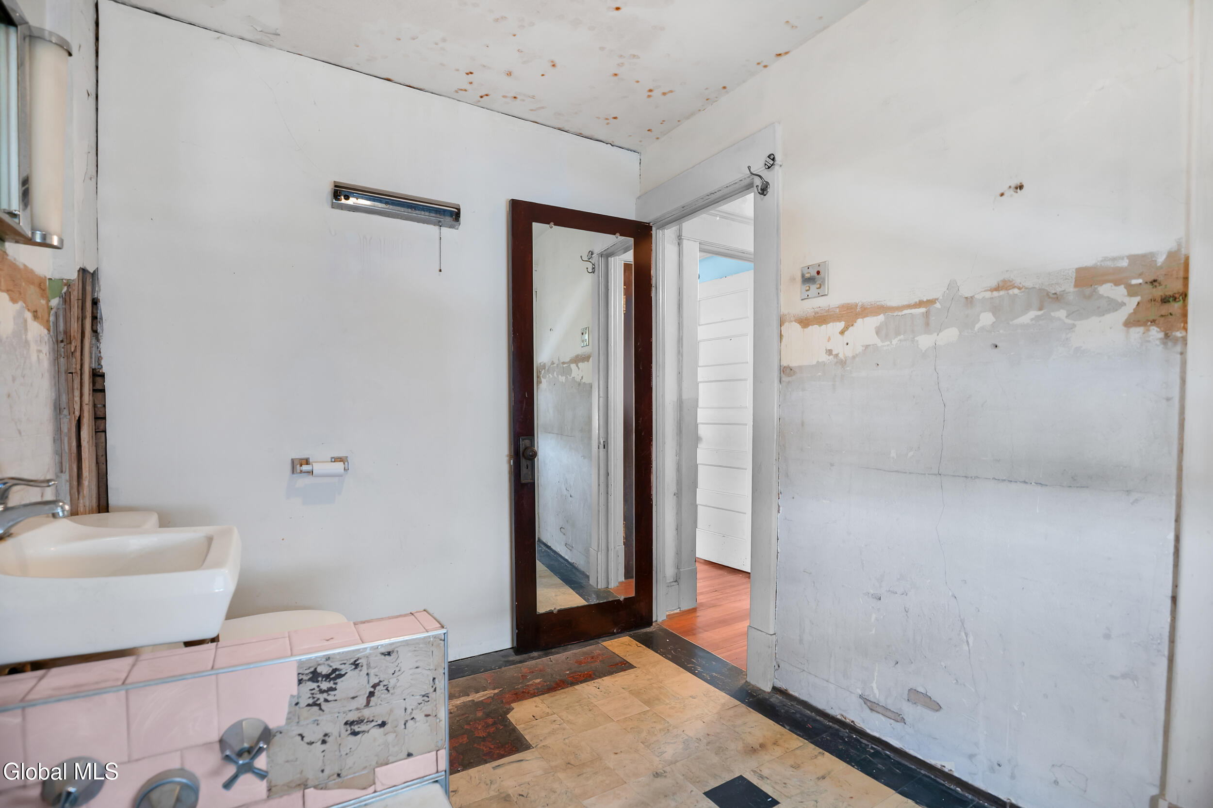 1322 Alden Place Schenectady NY 12308