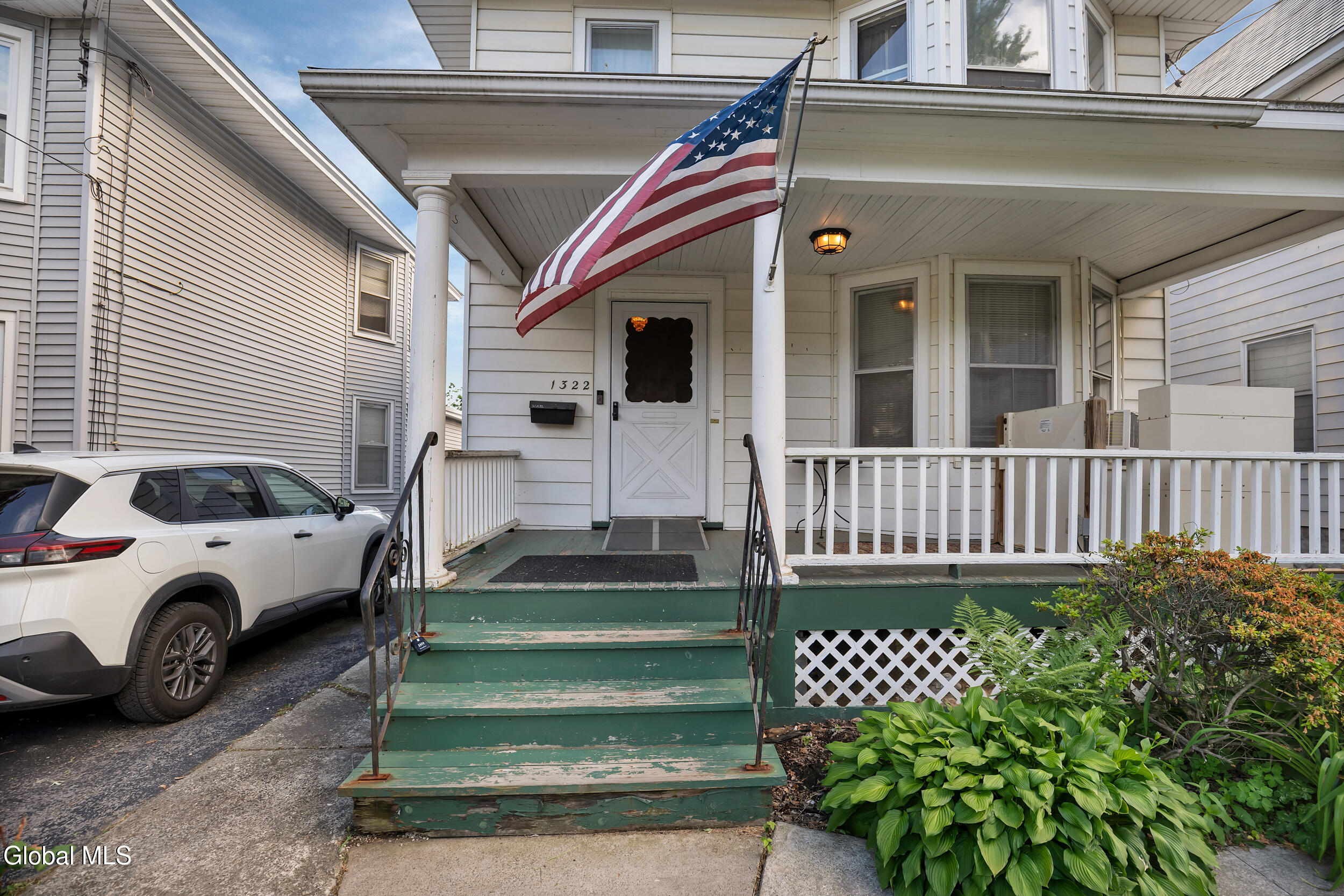 1322 Alden Place Schenectady NY 12308