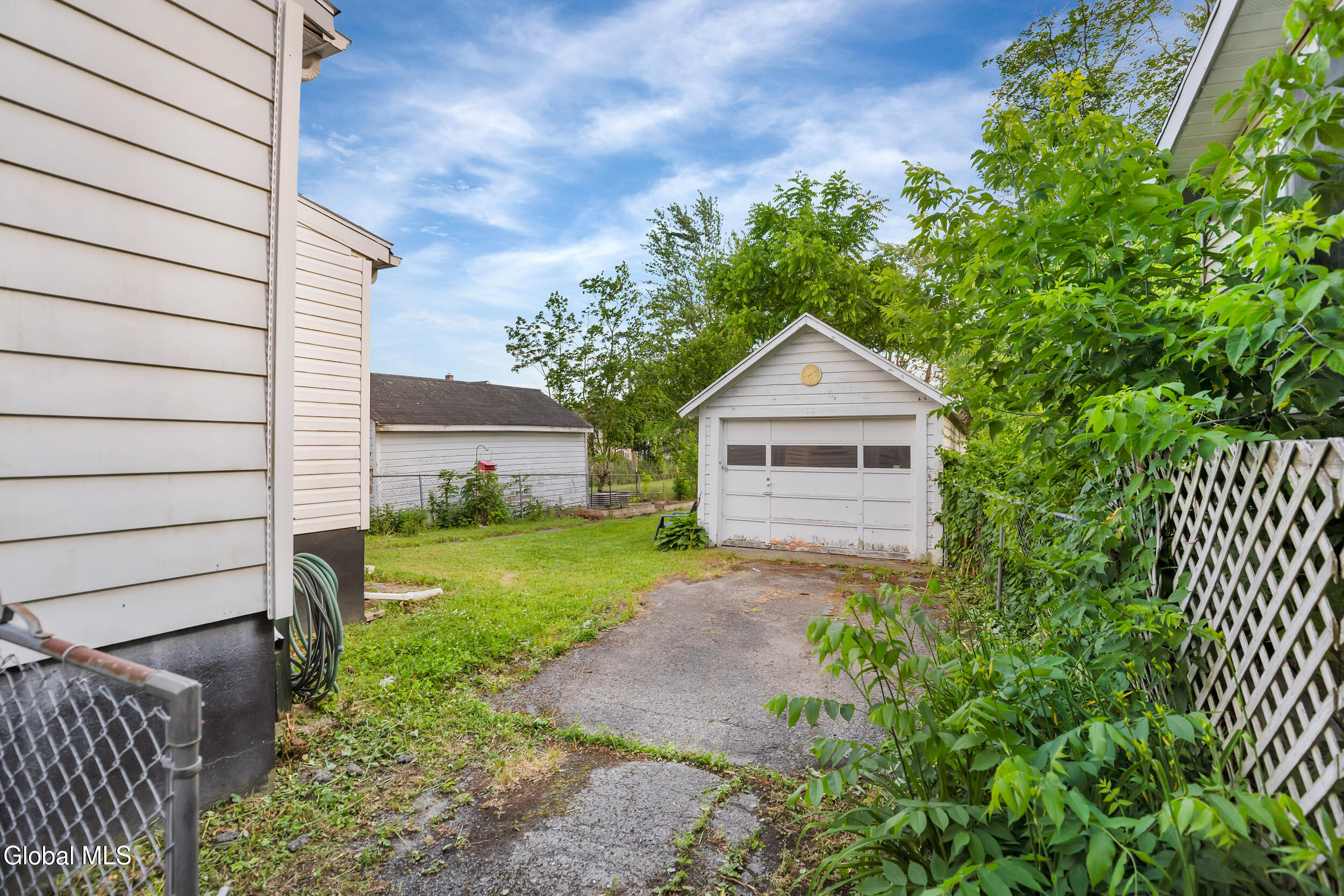 1322 Alden Place Schenectady NY 12308