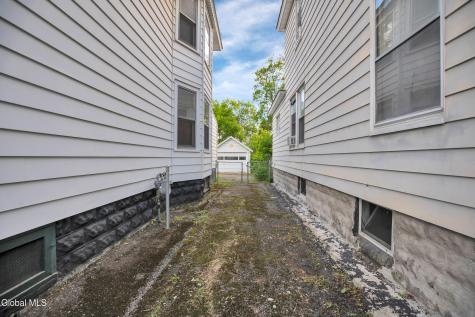 1322 Alden Place Schenectady NY 12308