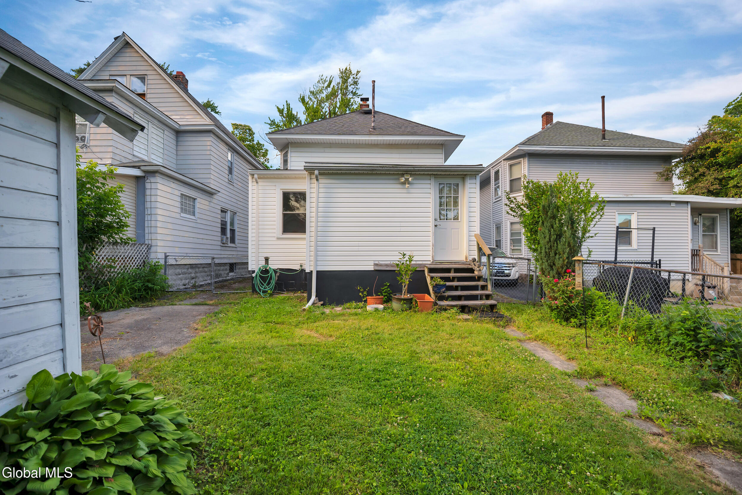 1322 Alden Place Schenectady NY 12308