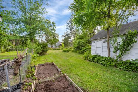 1322 Alden Place Schenectady NY 12308