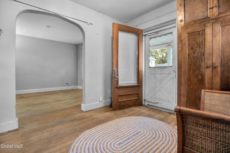 1322 Alden Place Schenectady NY 12308