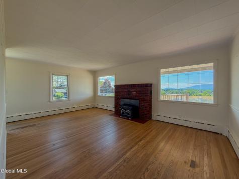 121 North Road Greenville NY 12083