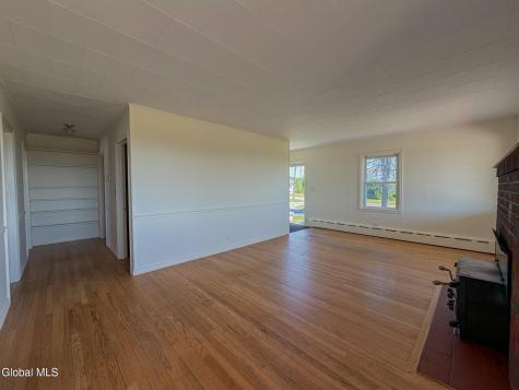 121 North Road Greenville NY 12083
