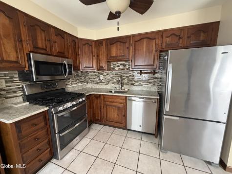 1152 Outer Drive Rotterdam NY 12303