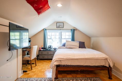 1 Waverly Place Guilderland NY 12203