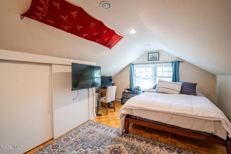 1 Waverly Place Guilderland NY 12203
