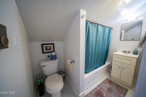 1 Waverly Place Guilderland NY 12203