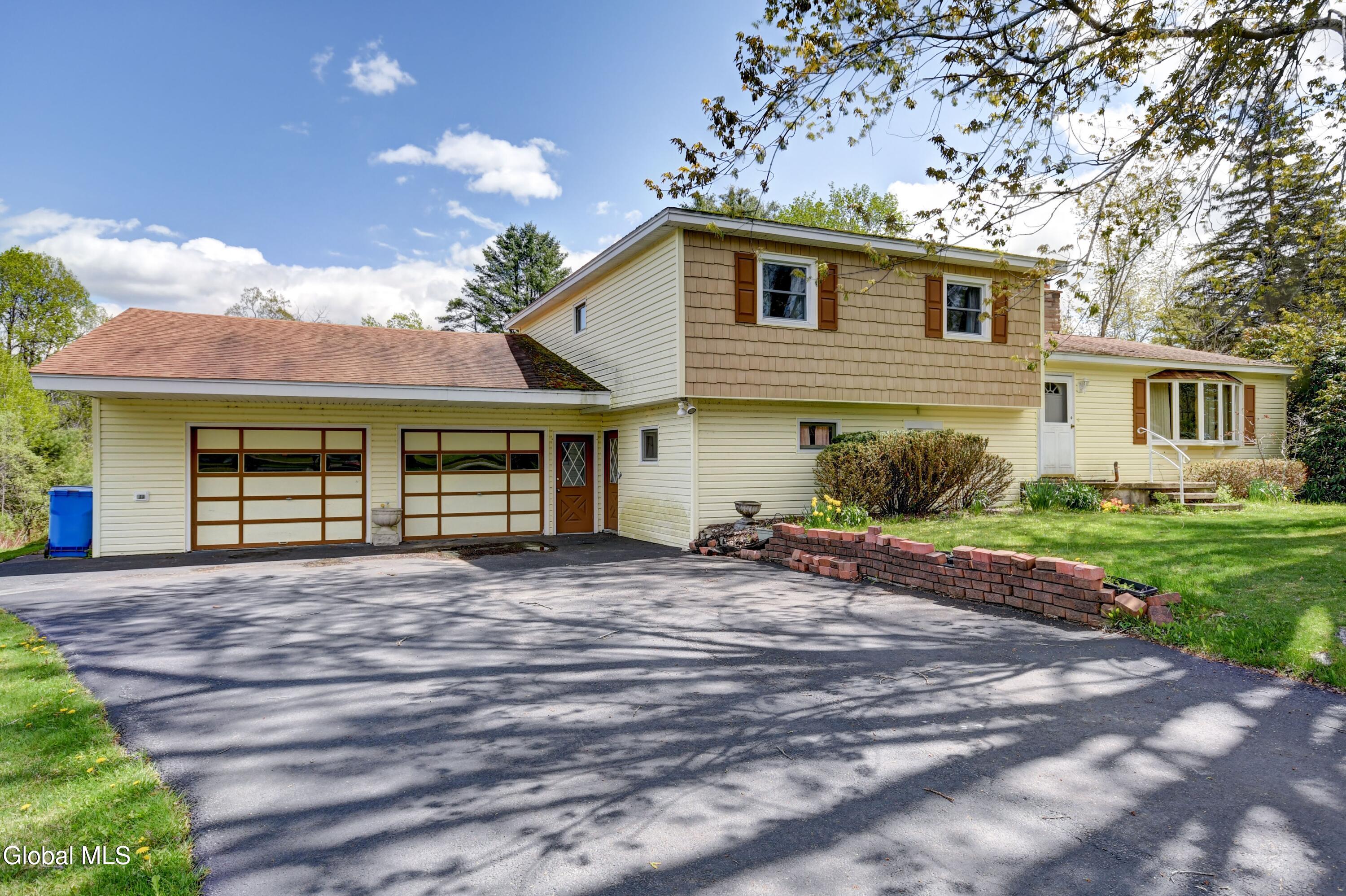 905 Midline Road Amsterdam NY 12010