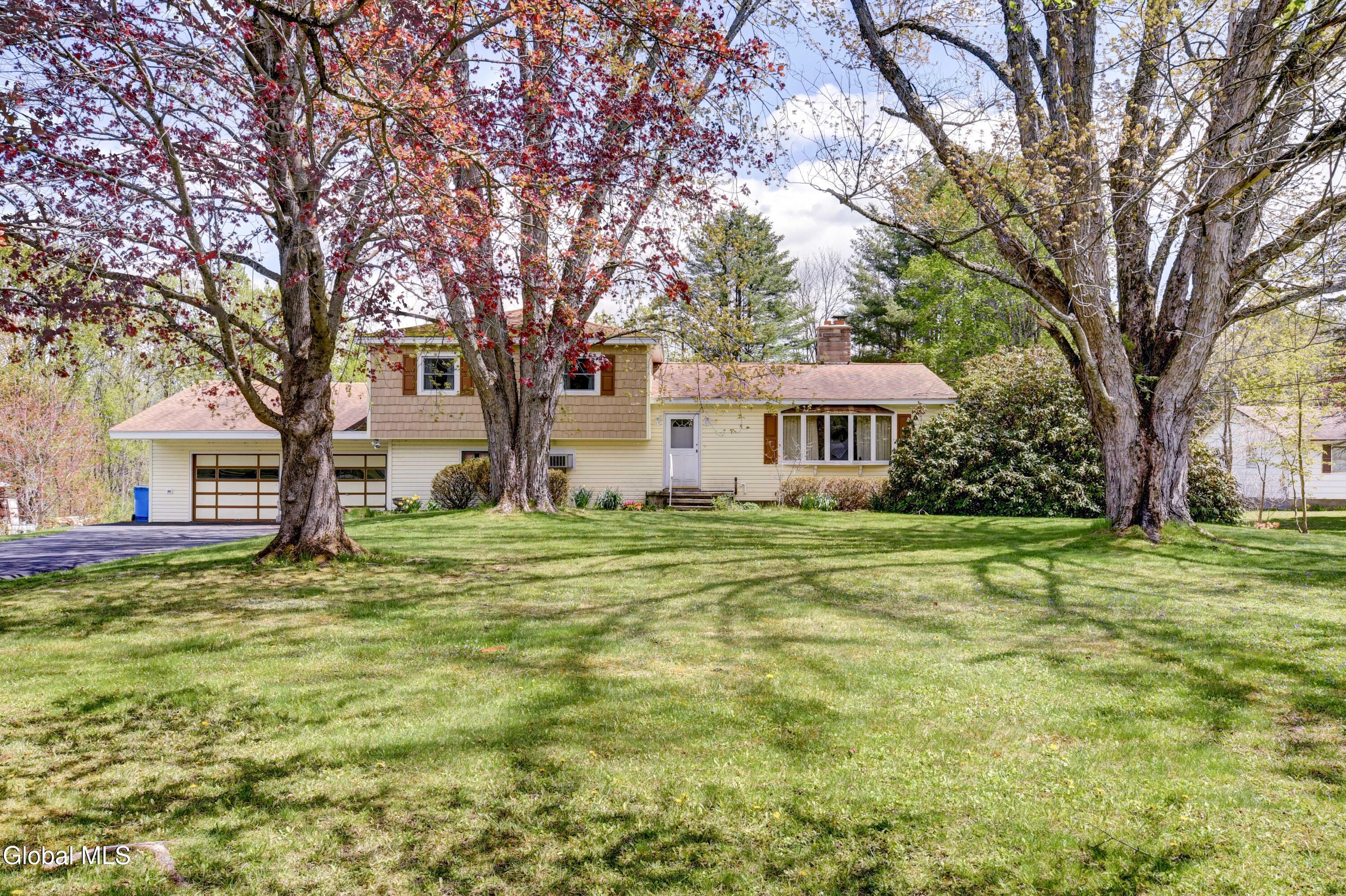 905 Midline Road Amsterdam NY 12010