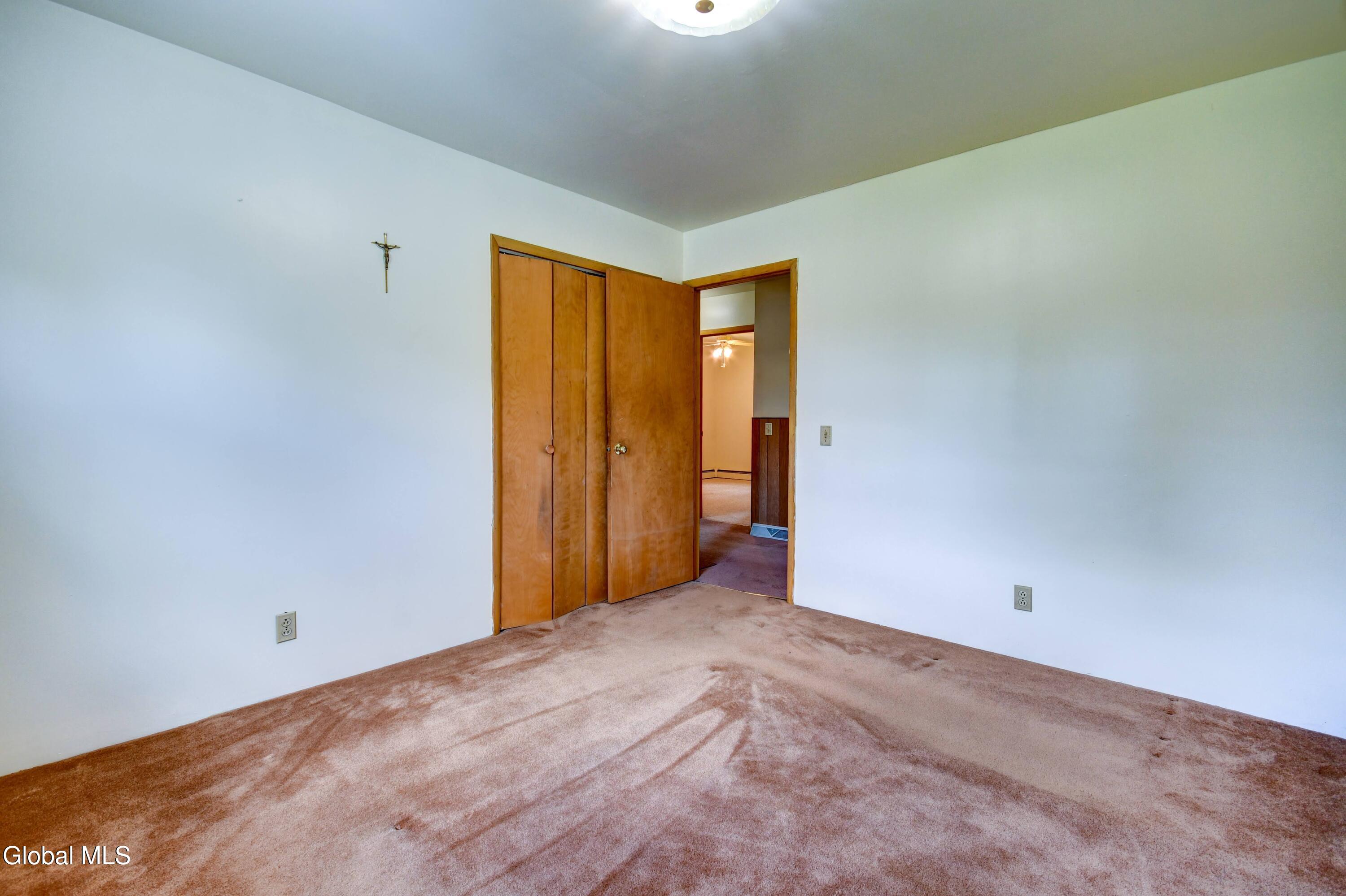 905 Midline Road Amsterdam NY 12010