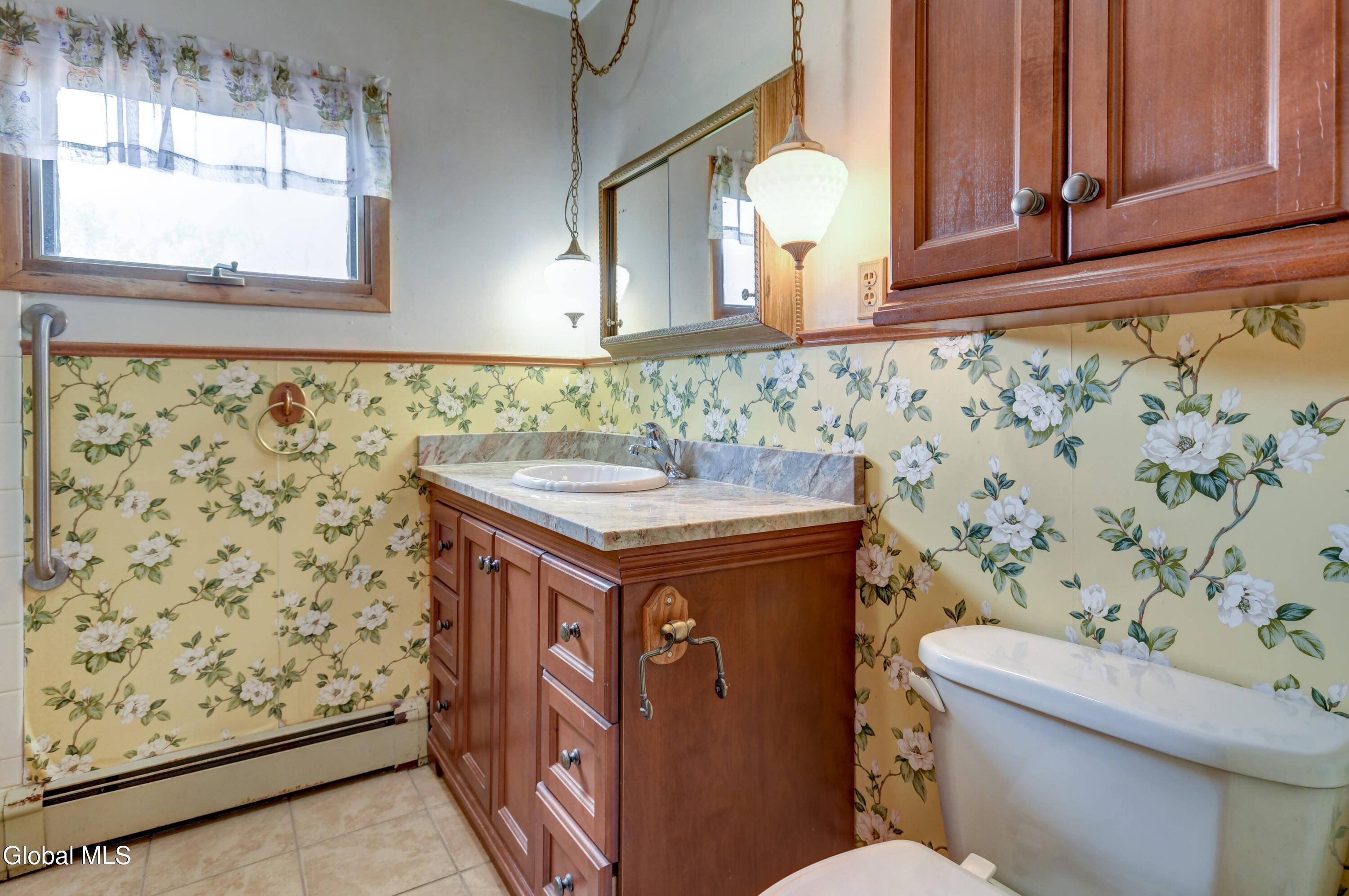 905 Midline Road Amsterdam NY 12010