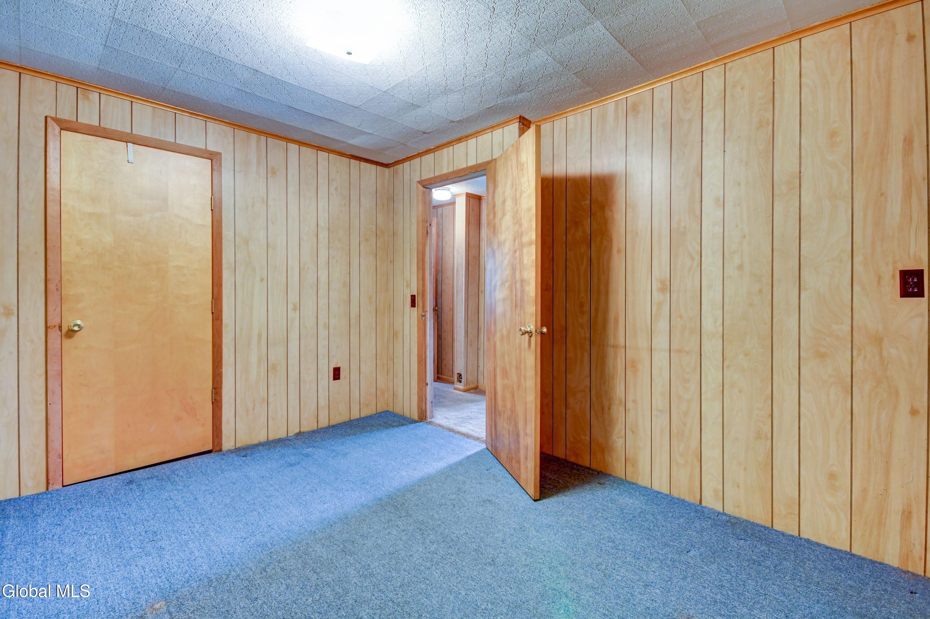 905 Midline Road Amsterdam NY 12010