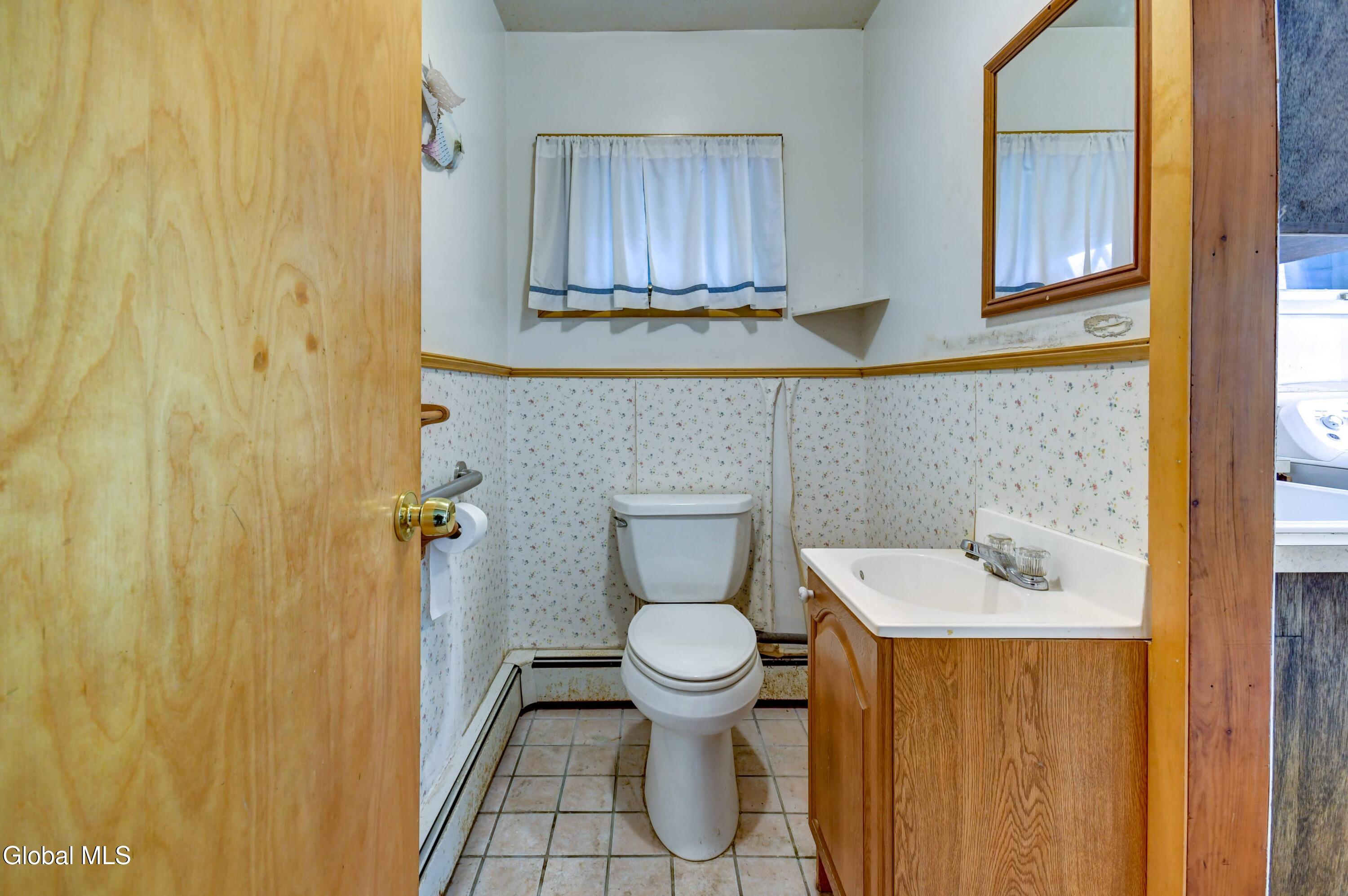 905 Midline Road Amsterdam NY 12010