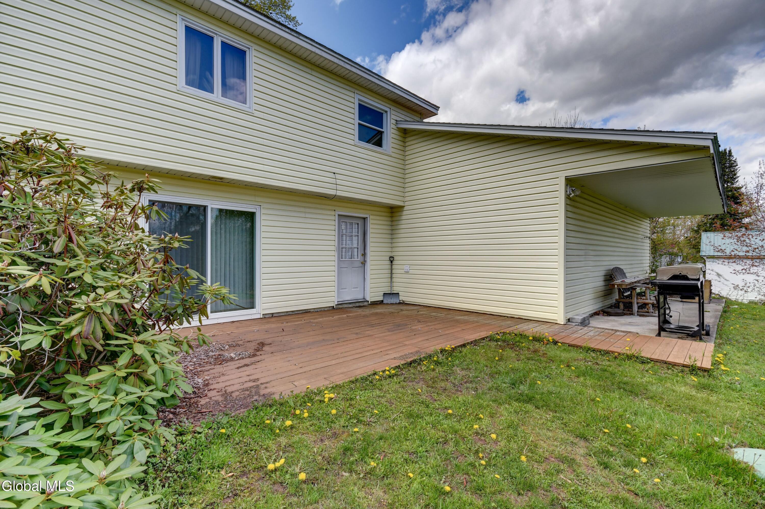 905 Midline Road Amsterdam NY 12010