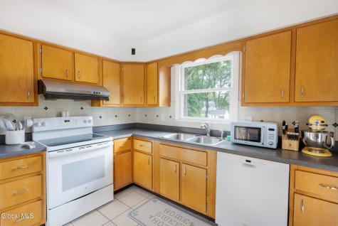 32 Comely Lane Latham NY 12110