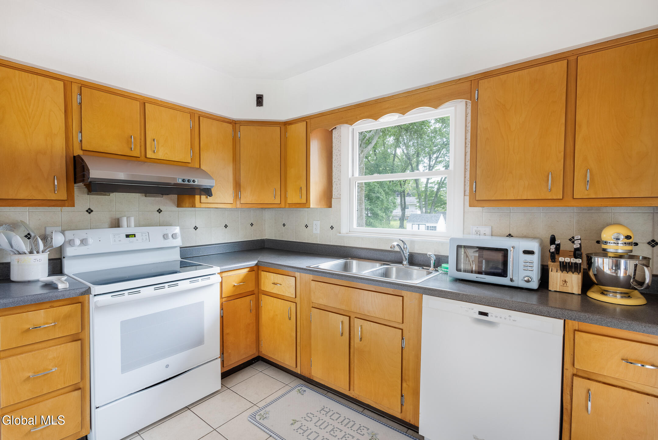 32 Comely Lane Latham NY 12110