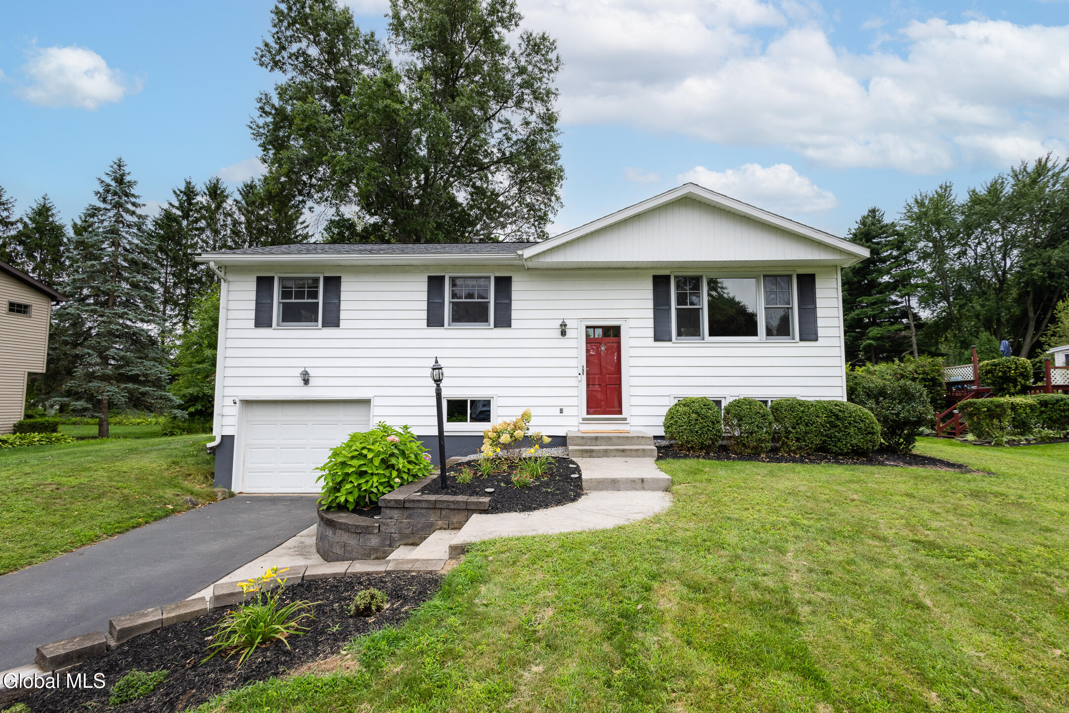 32 Comely Lane Latham NY 12110