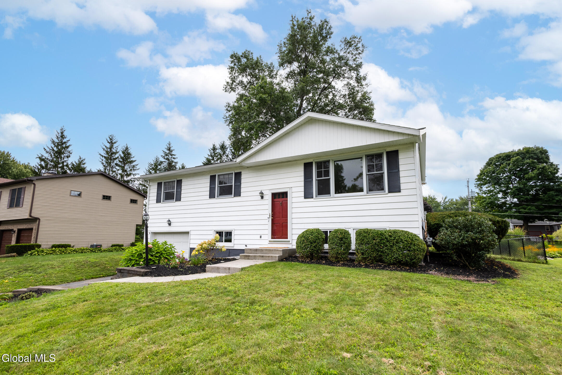 32 Comely Lane Latham NY 12110