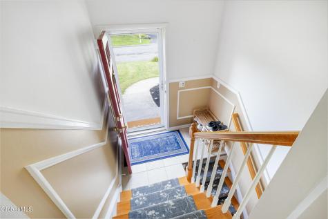 32 Comely Lane Latham NY 12110