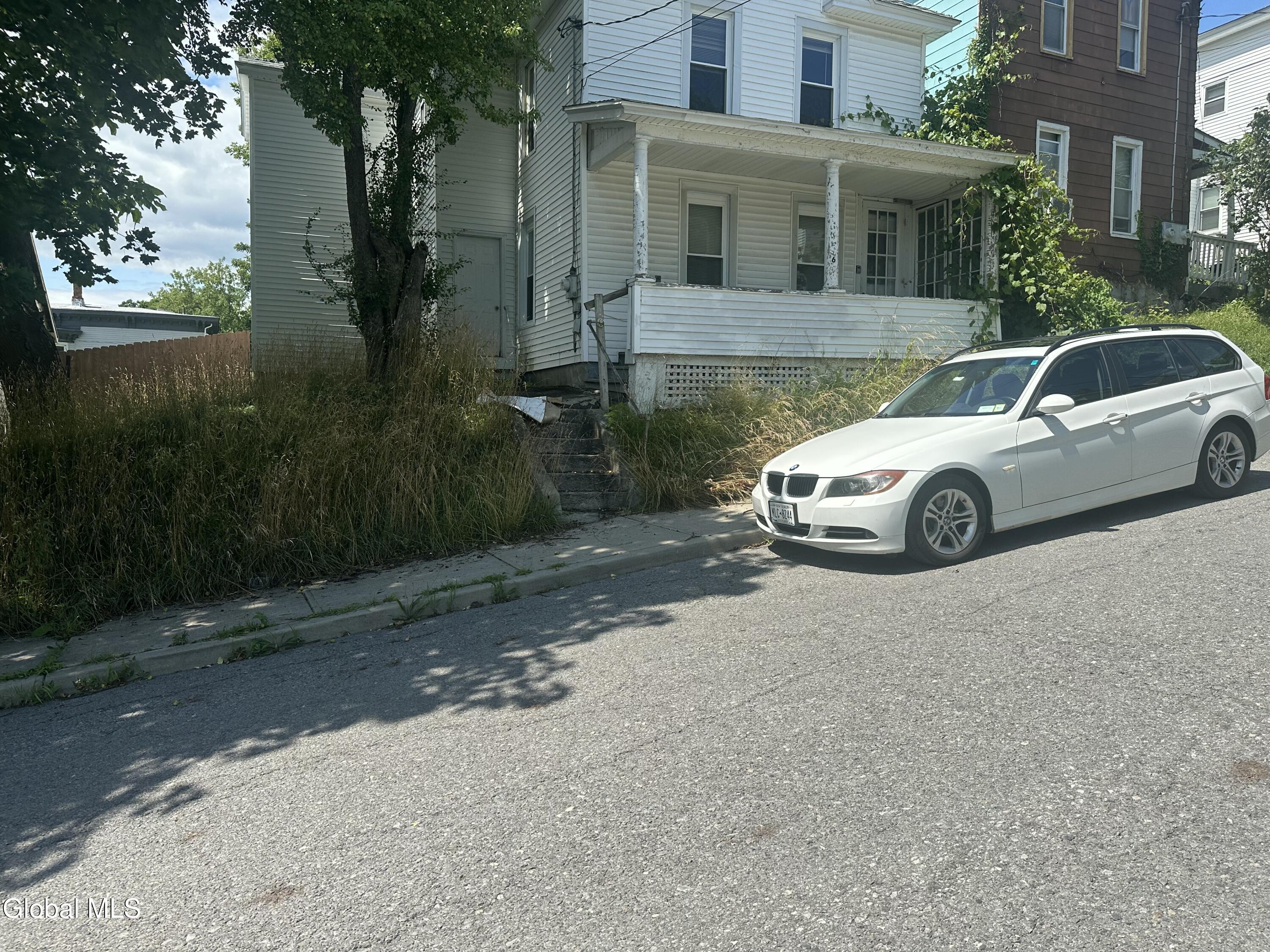 6 Henry Street Amsterdam NY 12010