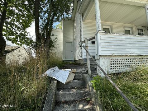 6 Henry Street Amsterdam NY 12010