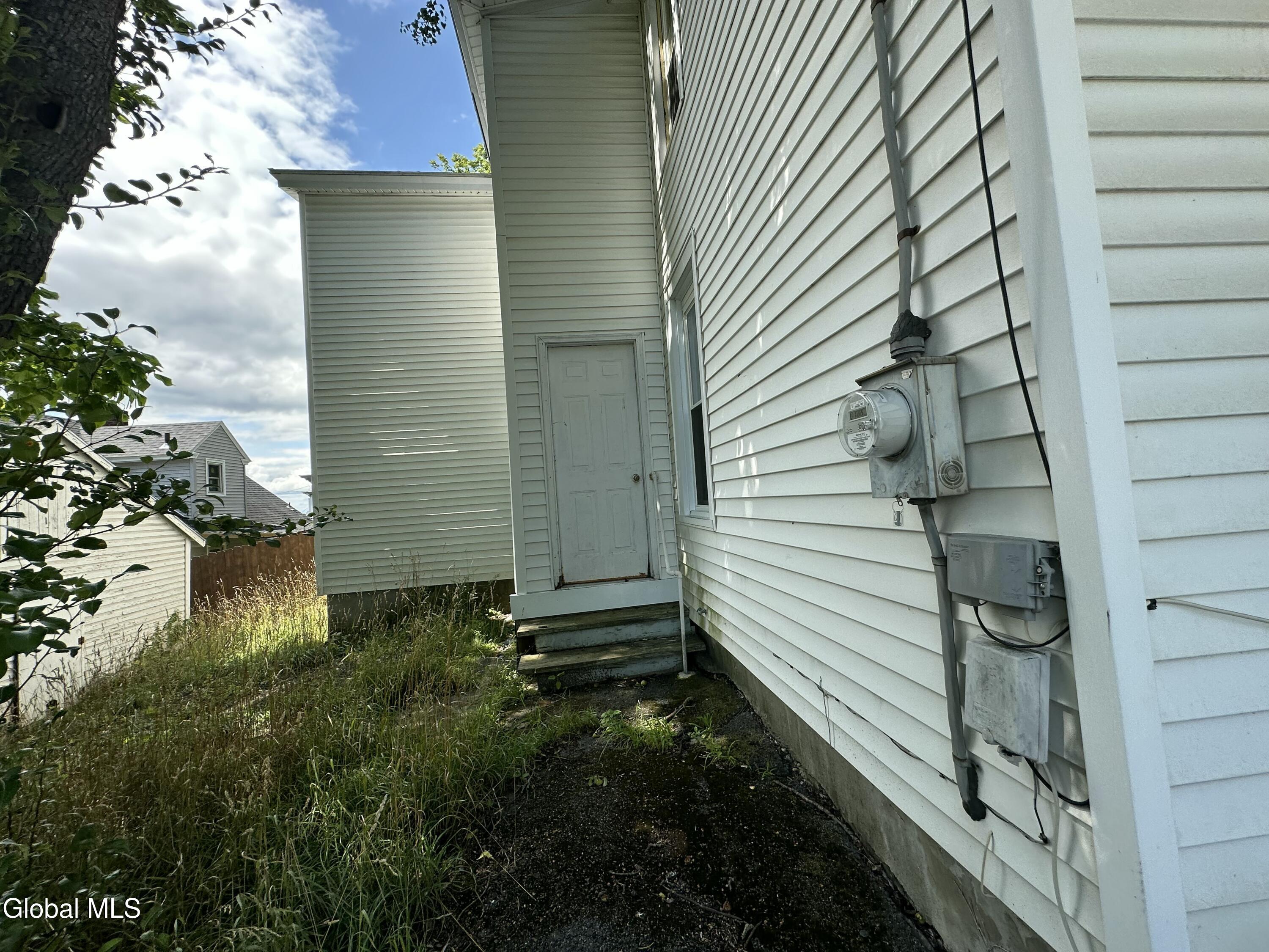 6 Henry Street Amsterdam NY 12010