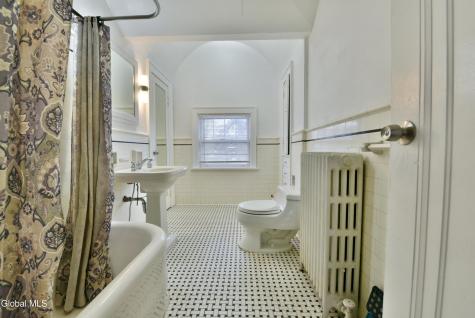 194 S Main Avenue Albany NY 12208