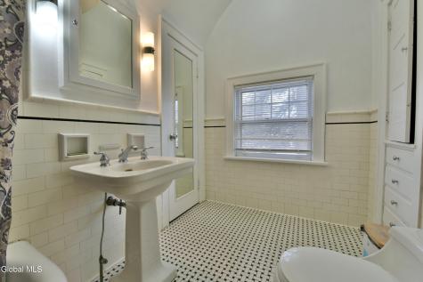 194 S Main Avenue Albany NY 12208