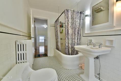 194 S Main Avenue Albany NY 12208