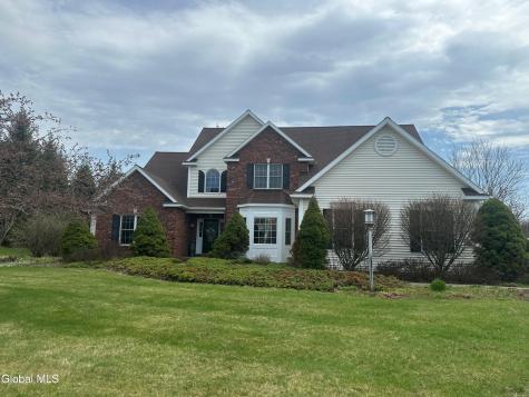 5 Avallon Way Altamont NY 12009