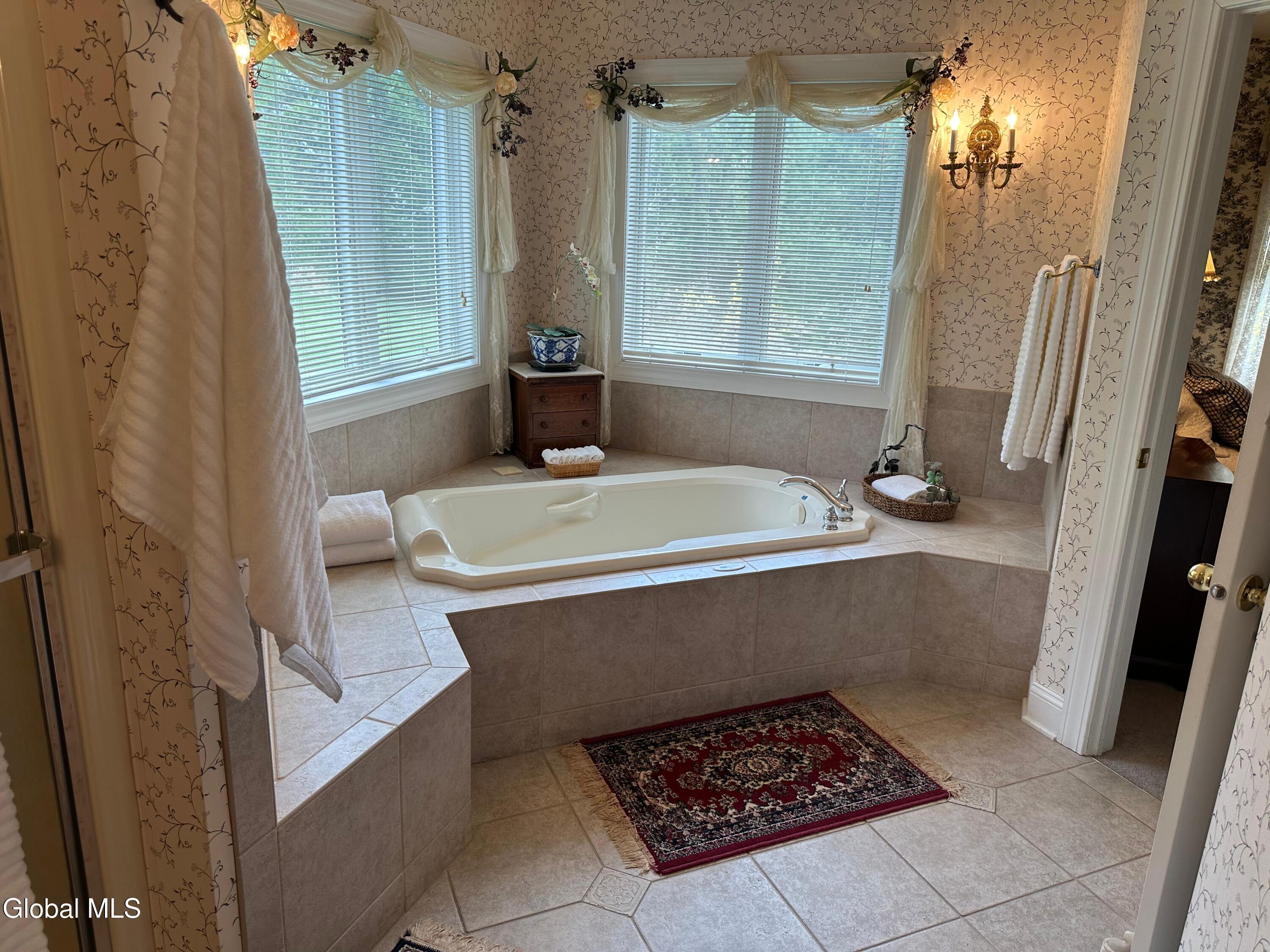 5 Avallon Way Altamont NY 12009
