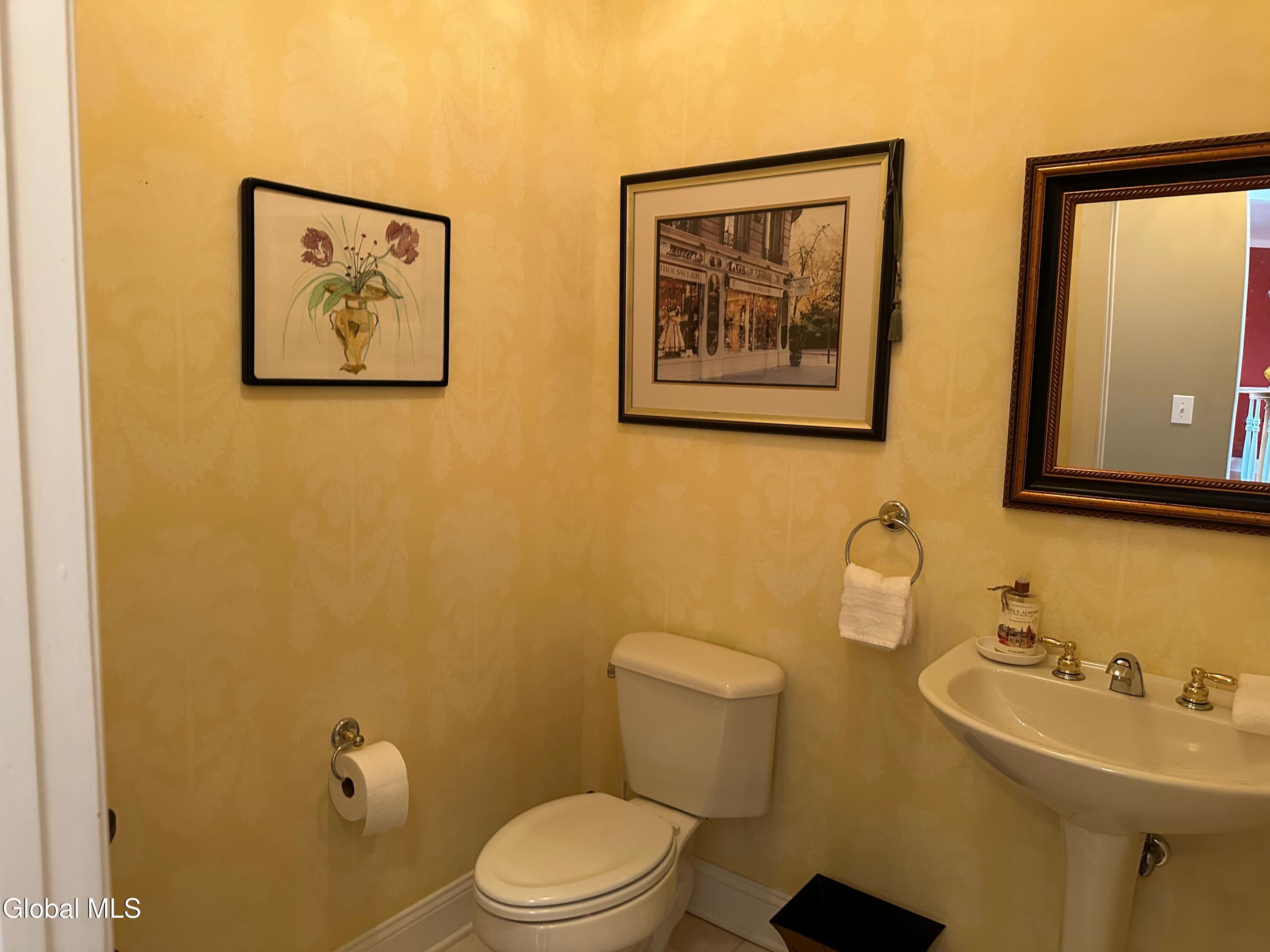 5 Avallon Way Altamont NY 12009