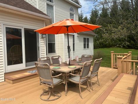 5 Avallon Way Altamont NY 12009