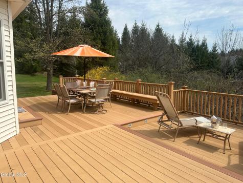 5 Avallon Way Altamont NY 12009