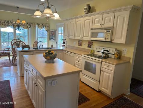 5 Avallon Way Altamont NY 12009